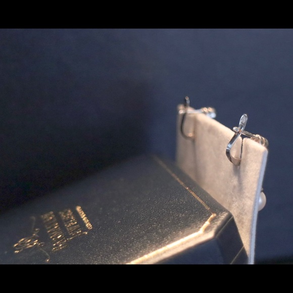 Diamond, sliver and pearl earings - Picture 4 of 5